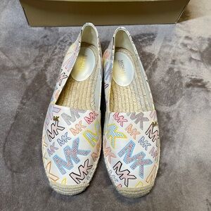 Michael Michael Kors Kendrick Slip On Casual Shoe, Colorful and Beigh Combo